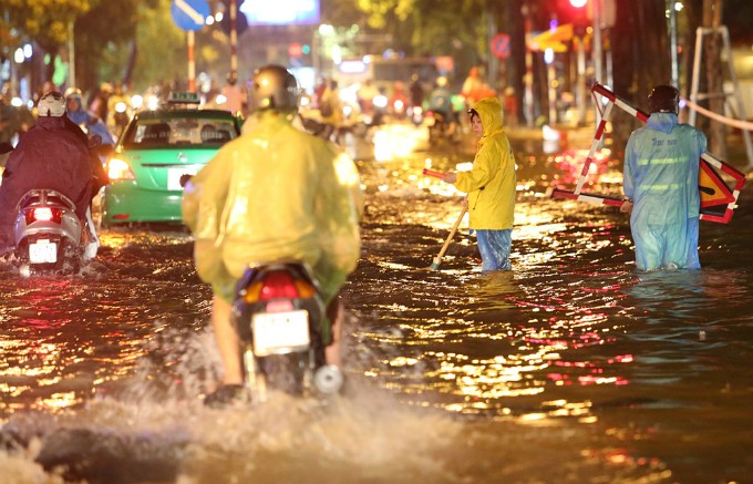 Самым серьезным было наводнение на пересечении Нгуе Nguyen Tri Phuong и Dien Bien Phu.