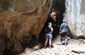 Van Thong Cave