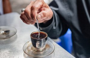 Чашка кофе в старейшем кафе Сайгона