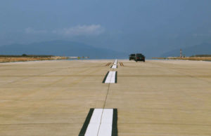 взлетно-посадочная полоса аэропорта Камрани