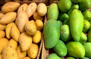 Российская таможня забрала манго у пассажира из Вьетнама